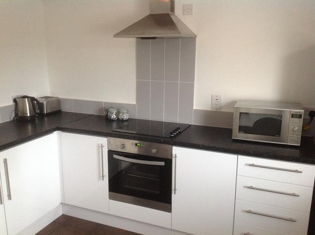 Aberdeen Serviced Apartments - Bloomfield Room photo